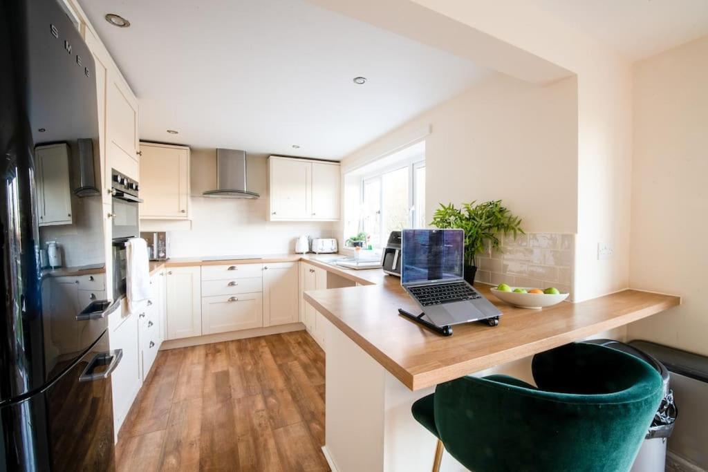 Holiday home Charming Getaway In Altrincham