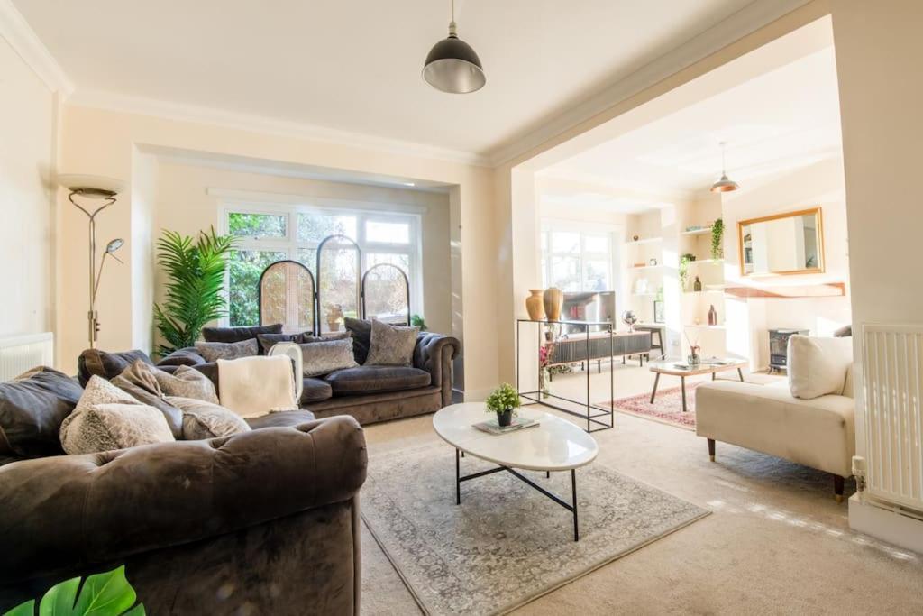 Holiday home Charming Getaway In Altrincham