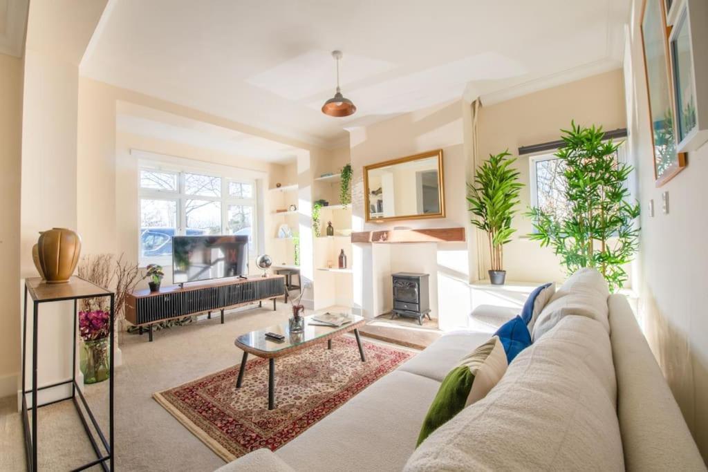 Charming Getaway In Holiday home *